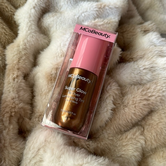 New MCoBeauty super glow all over luminising tint face and body - Picture 1 of 1